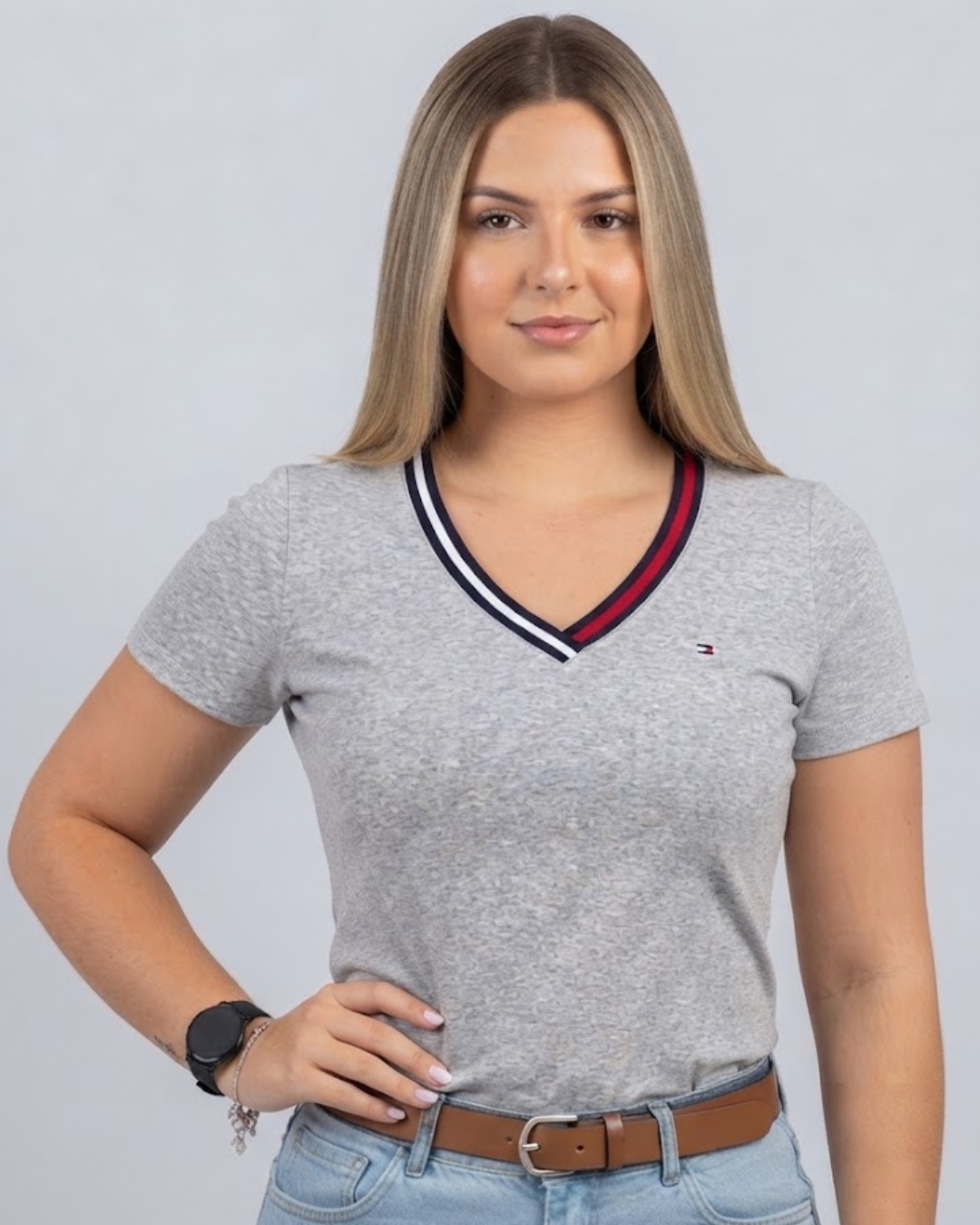 Blusa Tommy Hilfiger color gris cuello icónico