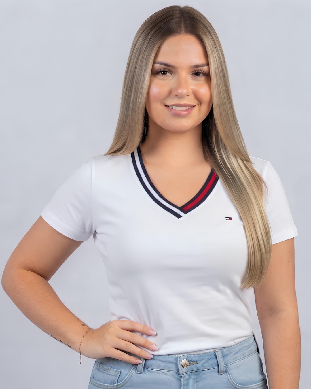 Blusa Tommy Hilfiger color blanco cuello icónico