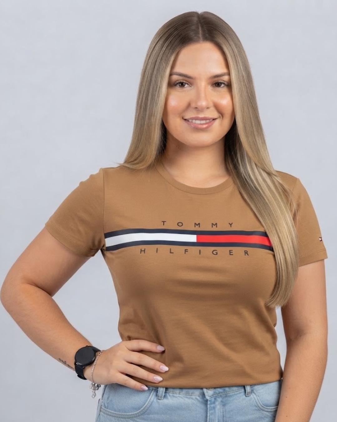 Blusa Tommy Hilfiger color café estampada