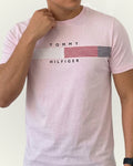 Camiseta Tommy Hilfiger color rosado estampada