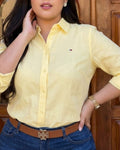 Camisera Tommy Hilfiger color amarillo