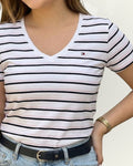 Blusa Tommy Hilfiger color blanco rayas multicolor