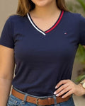 Blusa Tommy Hilfiger color azul cuello icónico