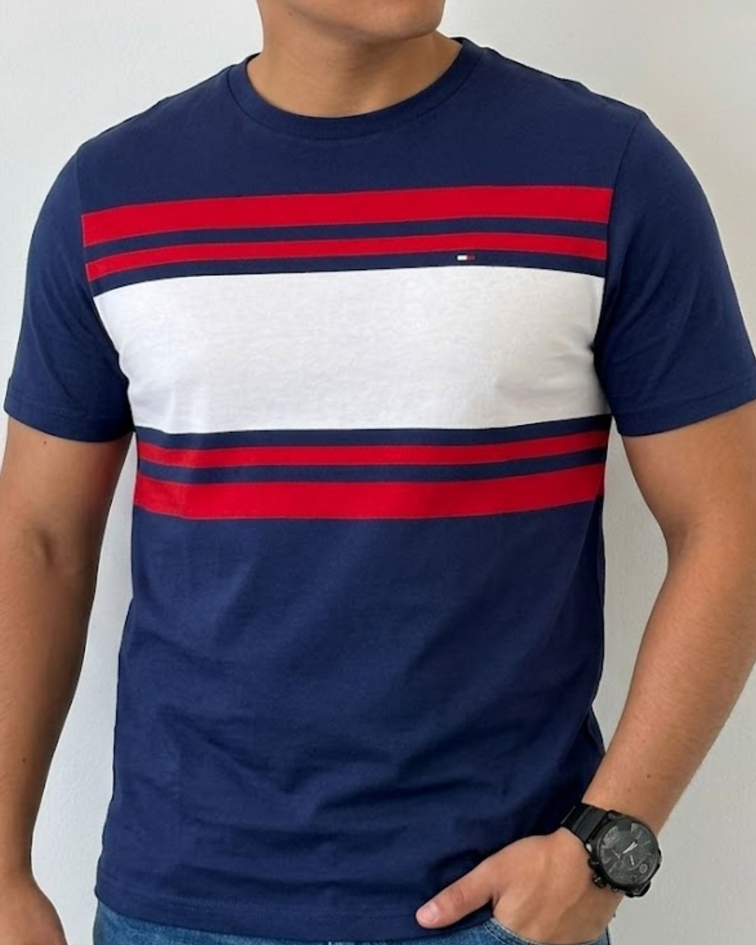 Camiseta Tommy Hilfiger color azul de rayas en bloque