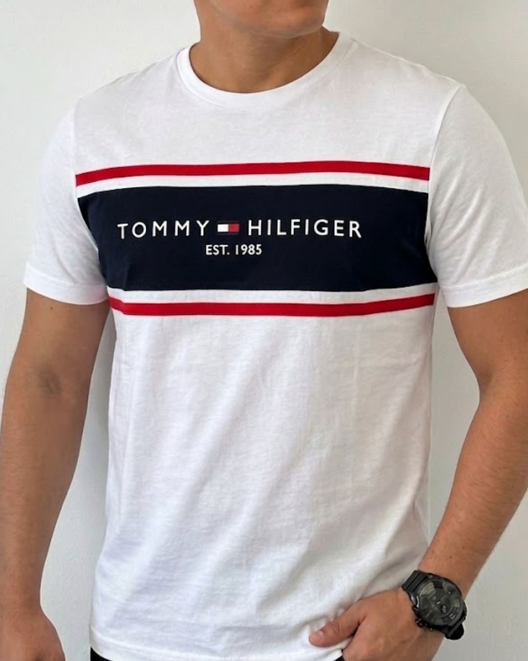 Camiseta Tommy Hilfiger color blanco Block Stripe Logo