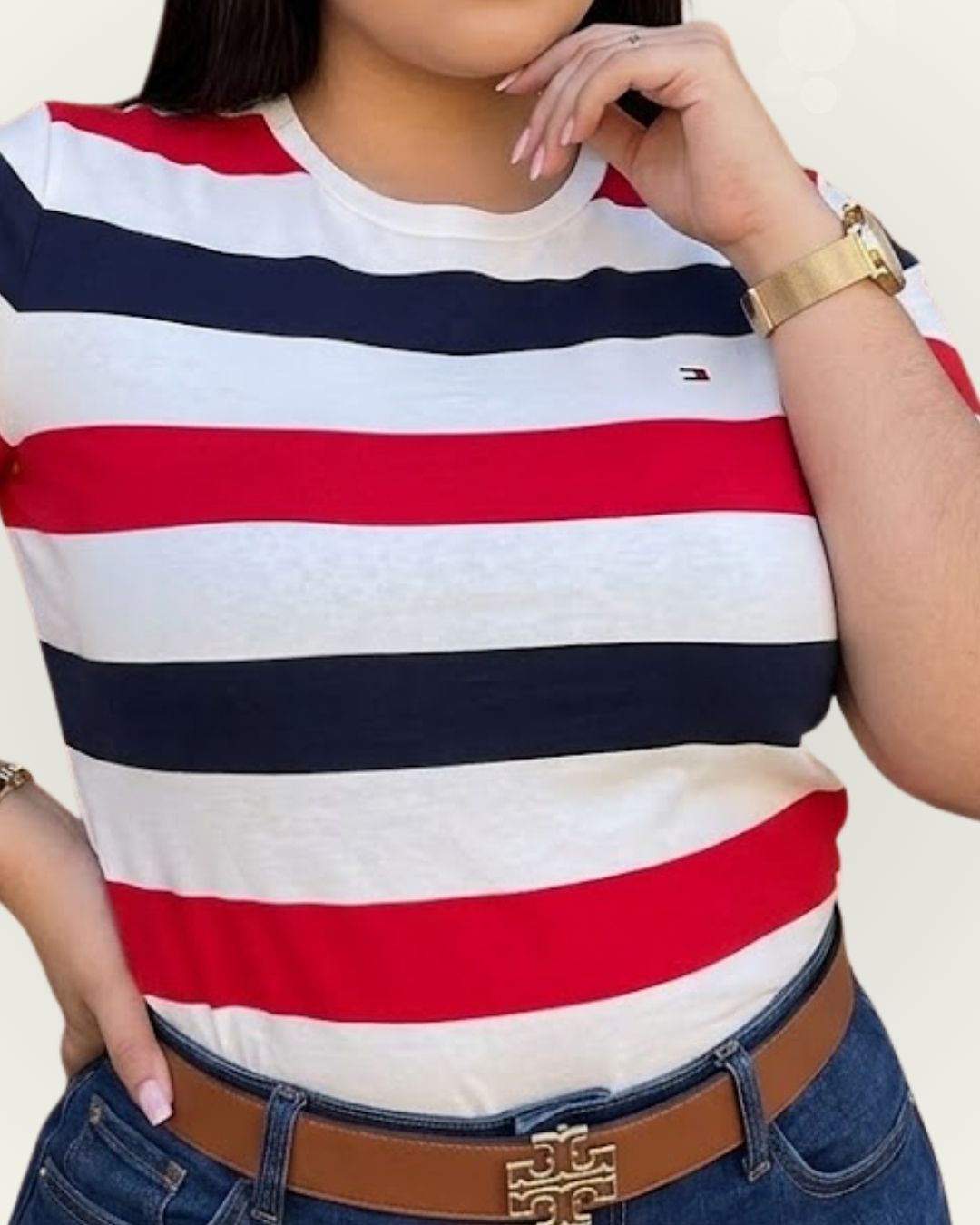 Blusa Tommy Hilfiger color blanca rayas rojas y azules