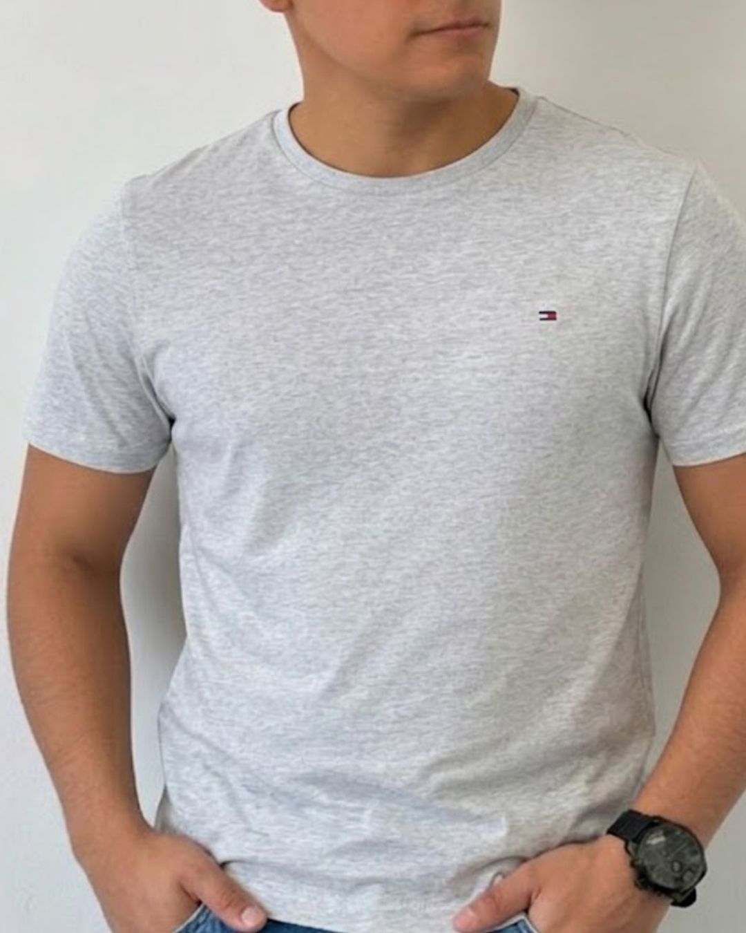Camiseta Tommy Hilfiger color gris