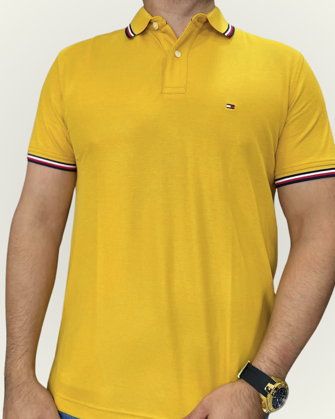 Polo Tommy Hilfiger color amarillo