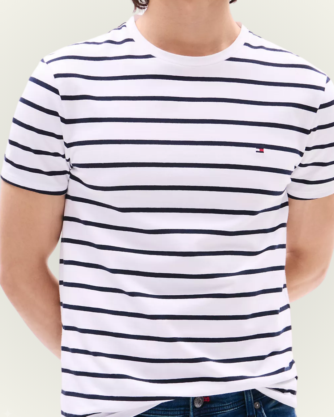 Camiseta Tommy Hilfiger Slim Fit color blanco rayas azules