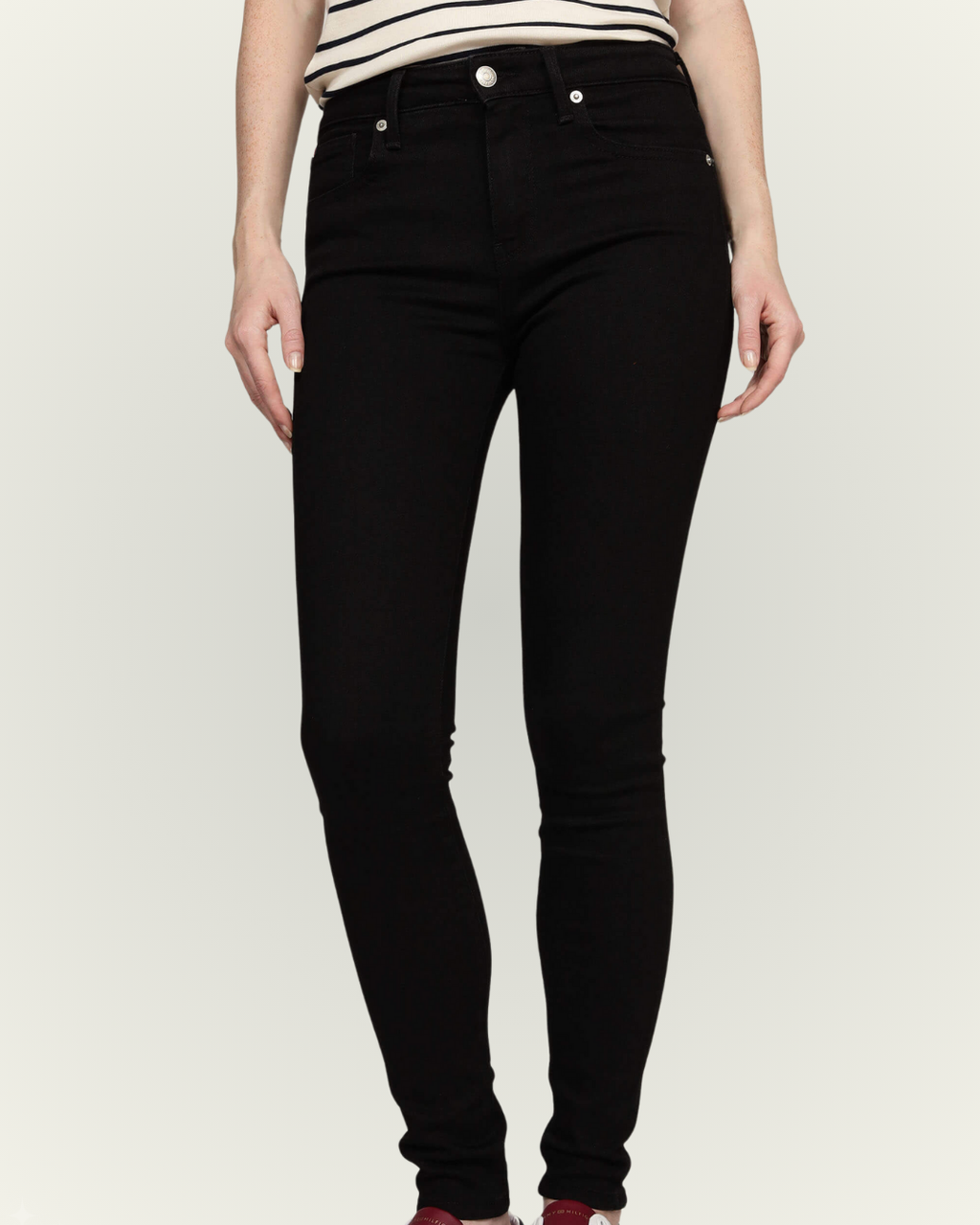 Jeans Tommy Hilfiger color negro