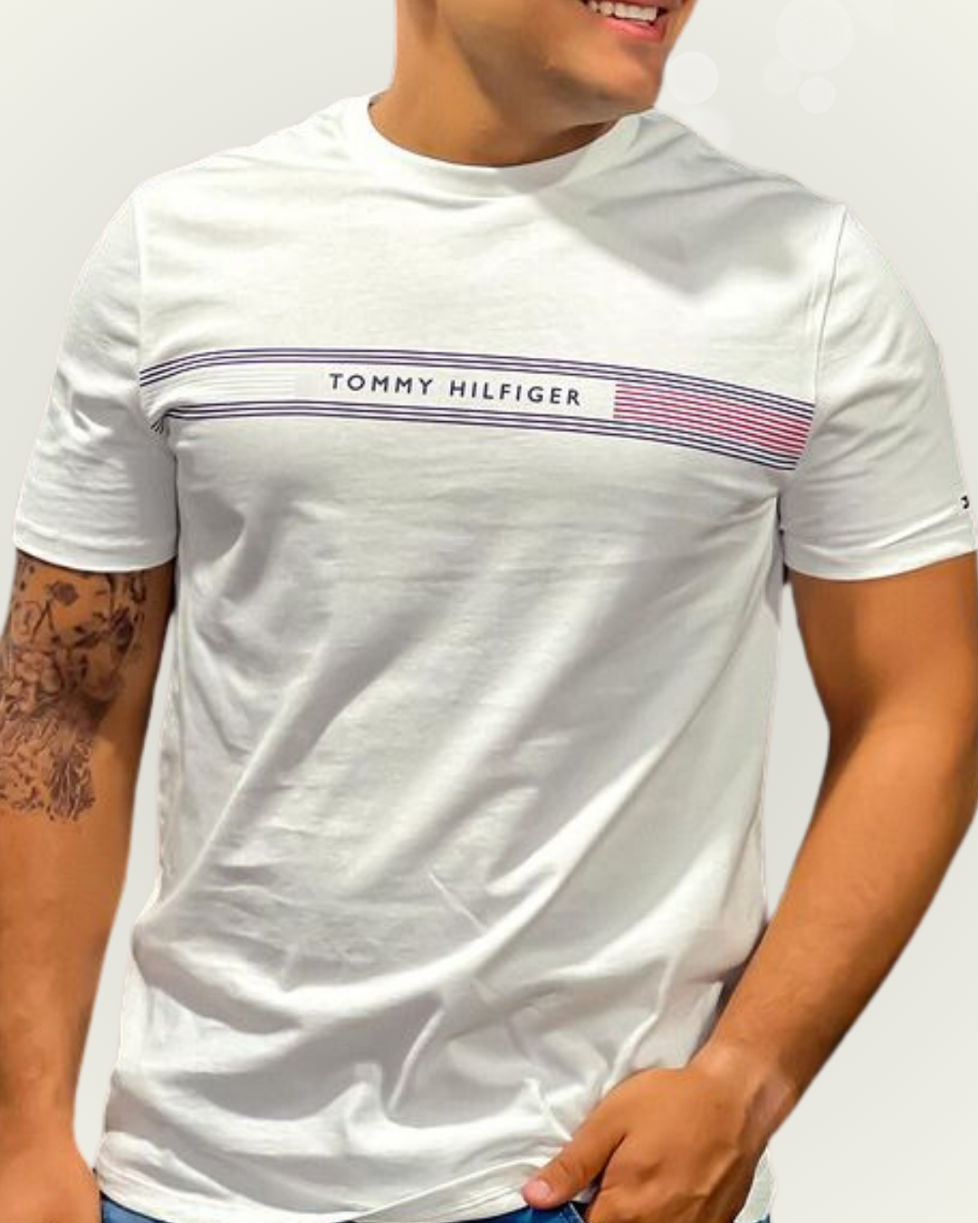 Camiseta Tommy Hilfiger color blanco estampada