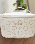 Cosmetiquera Guess color blanco