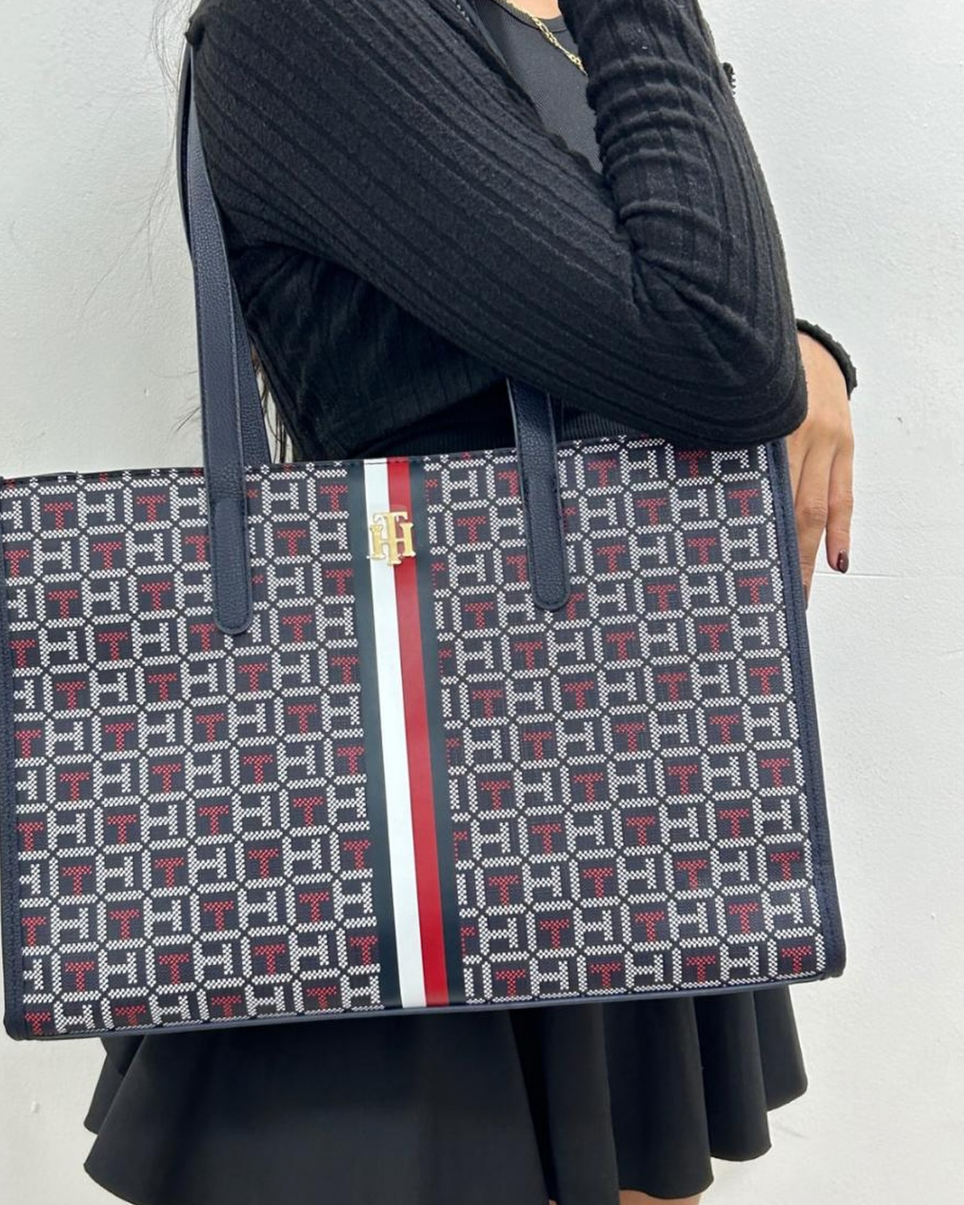 Bolso Tommy Hilfiger color azul estampado