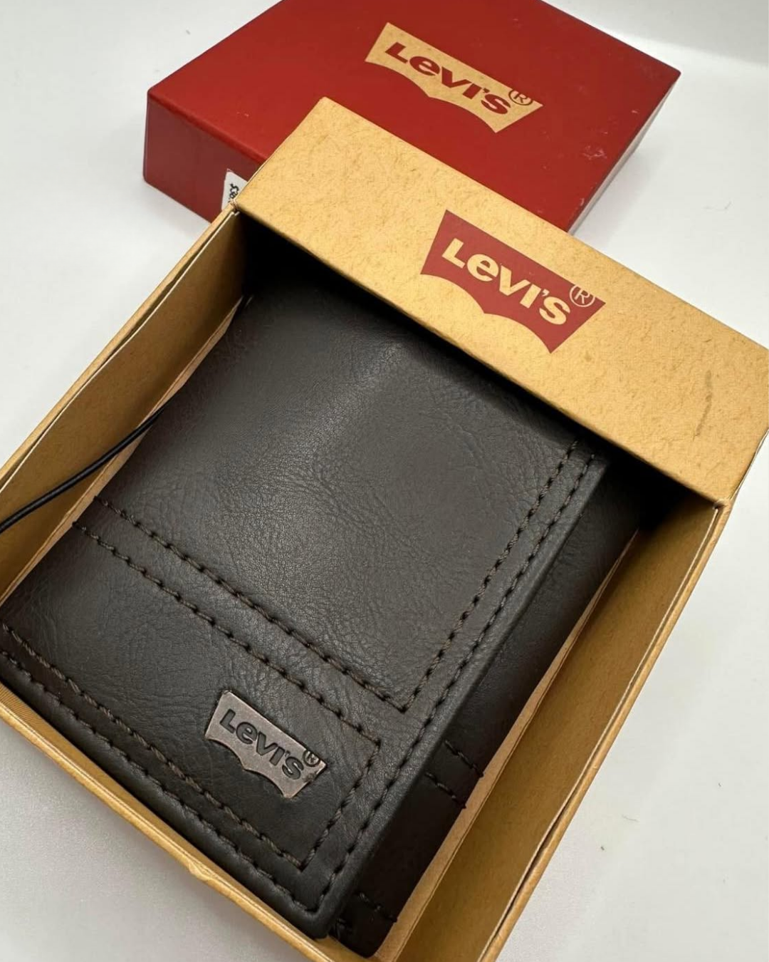 Billetera Levi's color café