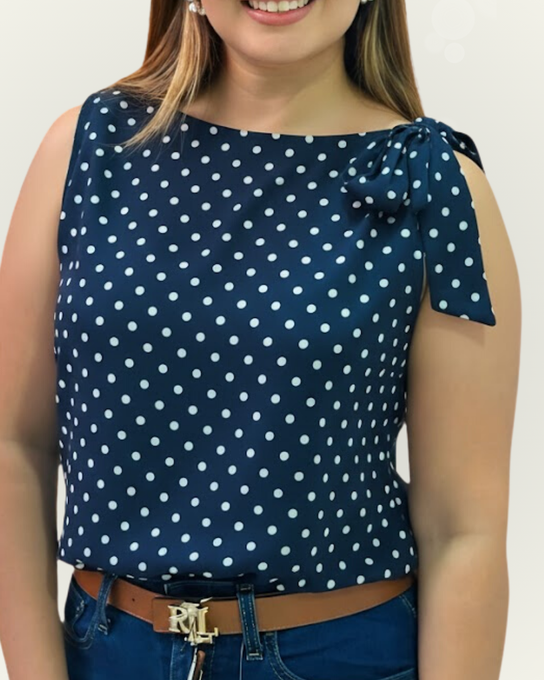 Blusa Tommy Hilfiger color azul puntos blancos