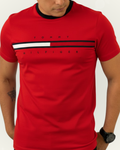 Camiseta Tommy Hilfiger color rojo con logo de bandera bordado