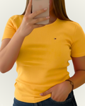 Blusa Tommy Hilfiger color amarillo
