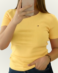 Blusa Tommy Hilfiger color amarillo