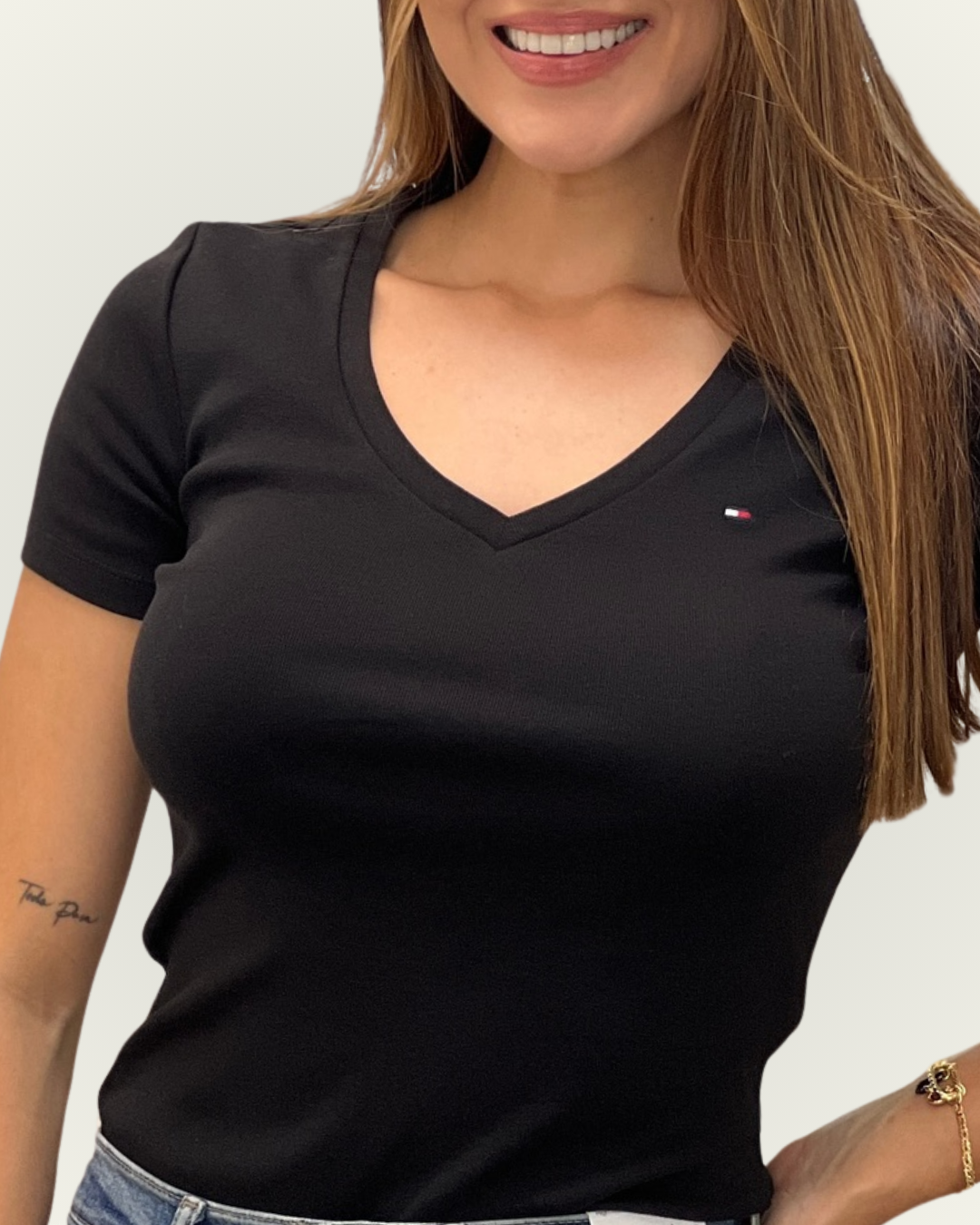 Blusa Tommy Hilfiger color negro