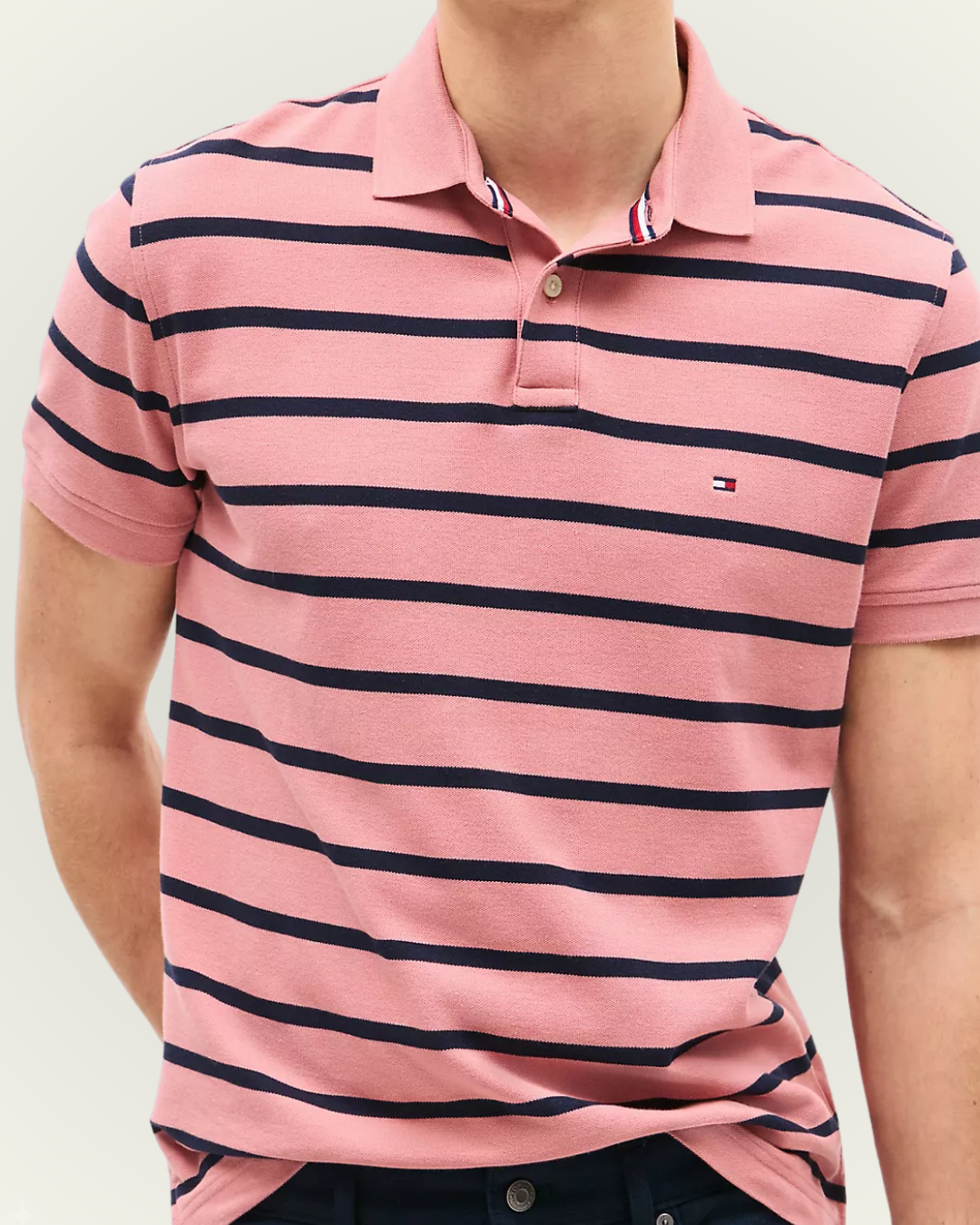 Polo Tommy Hilfiger color rosado rayas azules