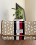 Cartera Tommy Hilfiger color beige